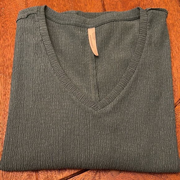 EUC Anthropologie Long Sleeve Textured top - size small - Picture 8 of 8